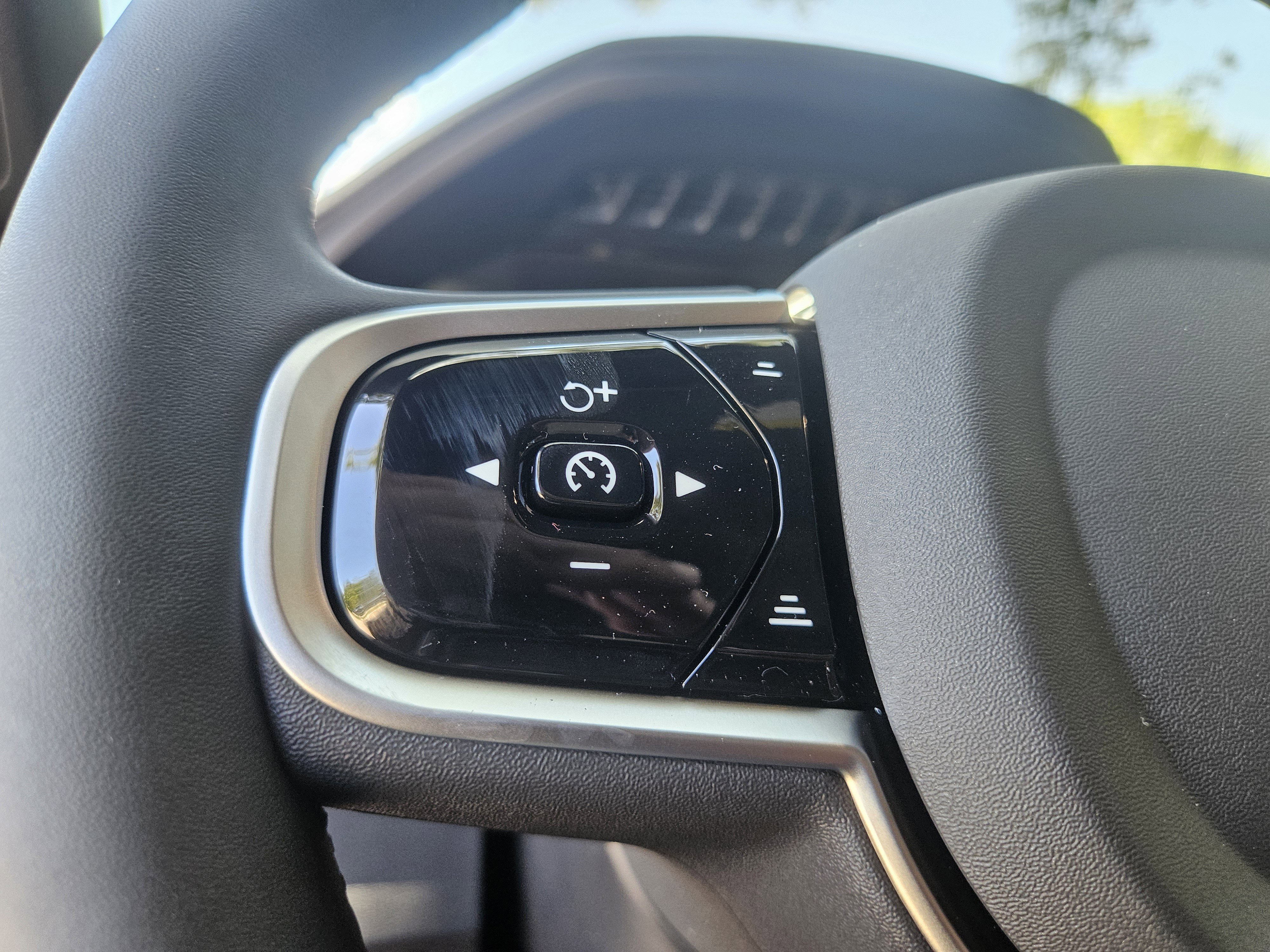 New 2026 Volvo XC90 B6 Plus w/ Protection Package image 33