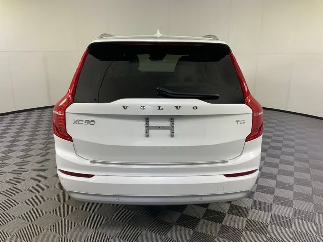 Used 2022 Volvo XC90 T5 Momentum w/ Protection Package Premier FWD image 7