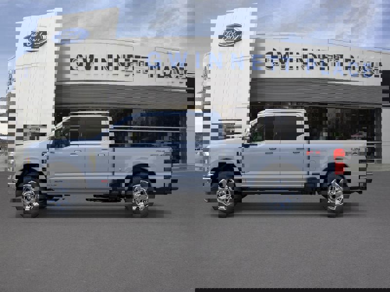 New 2025 Ford F250 4x4 Crew Cab Super Duty image 3