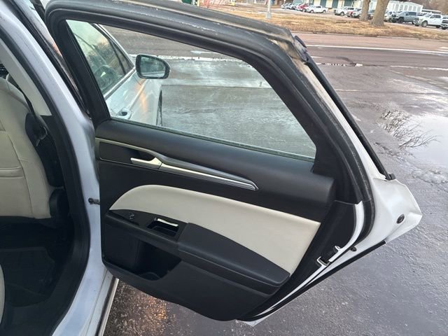 Used 2015 Ford Fusion Titanium FWD image 23