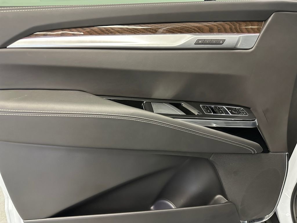 Used 2026 Cadillac Escalade Platinum Sport w/ LPO, ONYX Package image 16