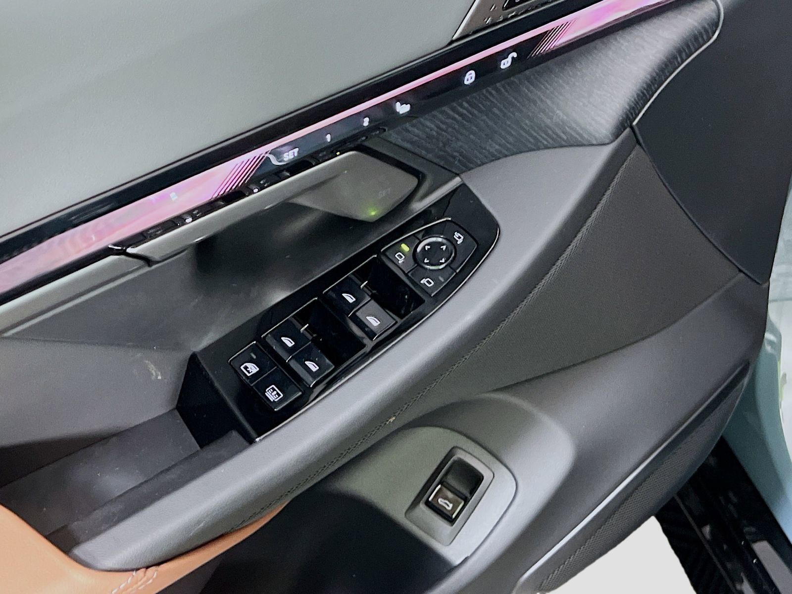 New 2026 BMW 550e xDrive w/ Executive Package image 21