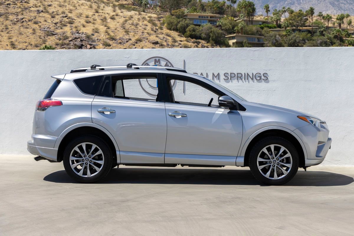 Used 2017 Toyota RAV4 Platinum FWD image 7