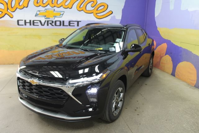 Used 2024 Chevrolet Trax LT w/ Driver Confidence Package FWD image 4