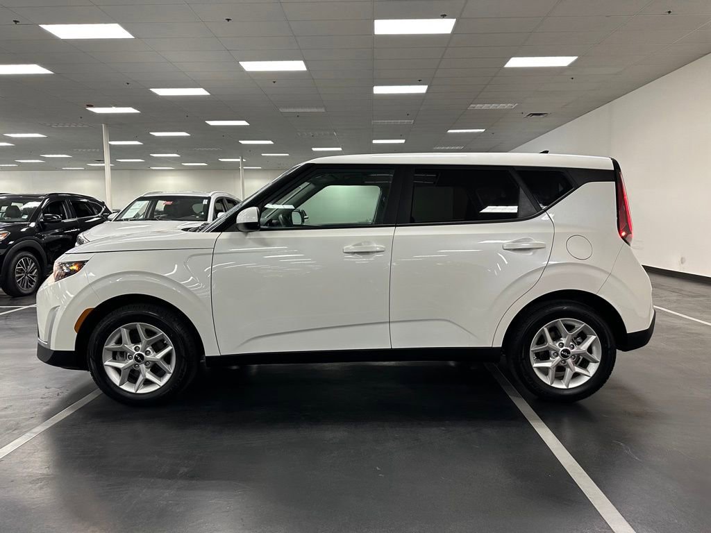 Used 2024 Kia Soul LX w/ Option Group 015 image 4