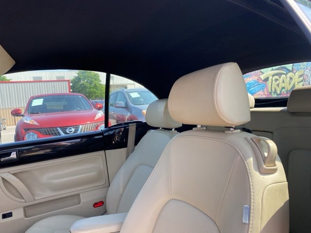 Used 2009 Volkswagen Beetle S image 9