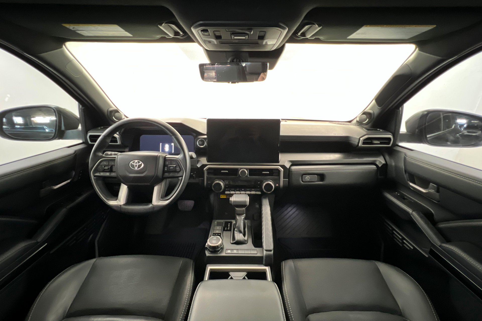Used 2025 Toyota 4Runner Limited w/ Tow Technology Package AWD/4WD image 10