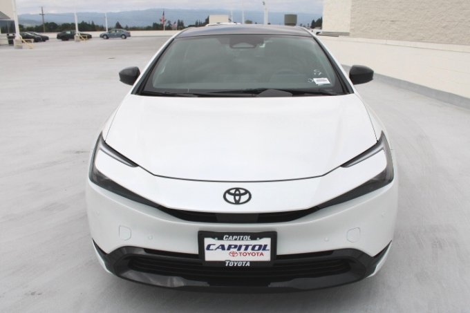 New 2027 Toyota Prius Plug-In Hybrid FWD image 7