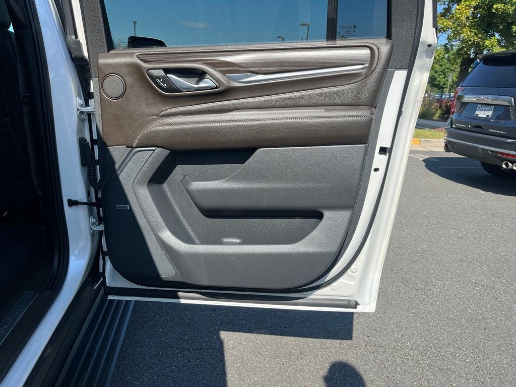 Used 2021 GMC Yukon XL Denali w/ Denali Premium Package AWD/4WD image 19