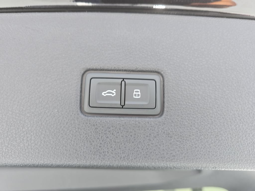 Used 2024 Audi Q8 Premium Plus w/ Premium Plus Package AWD/4WD image 30