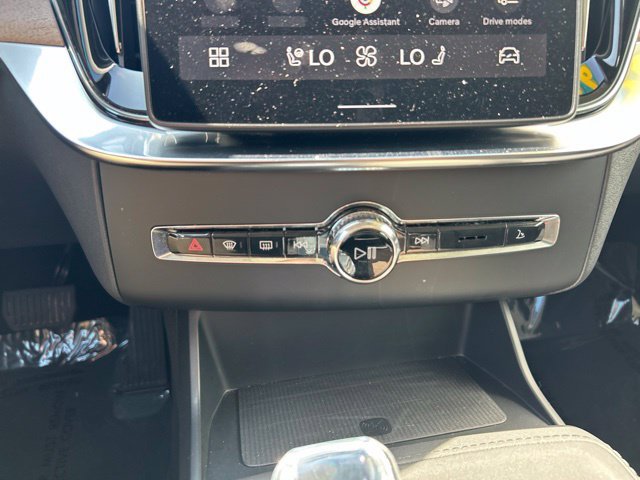 Certified 2026 Volvo XC90 B6 Plus AWD/4WD image 27