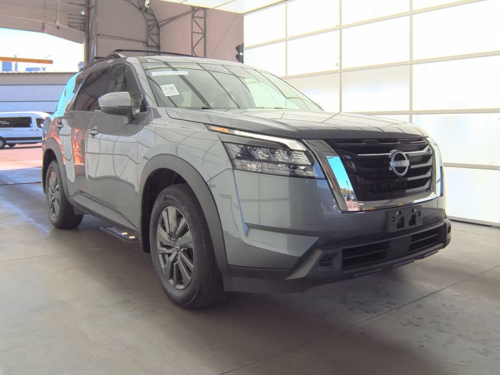 Used 2024 Nissan Pathfinder SV AWD/4WD image 3