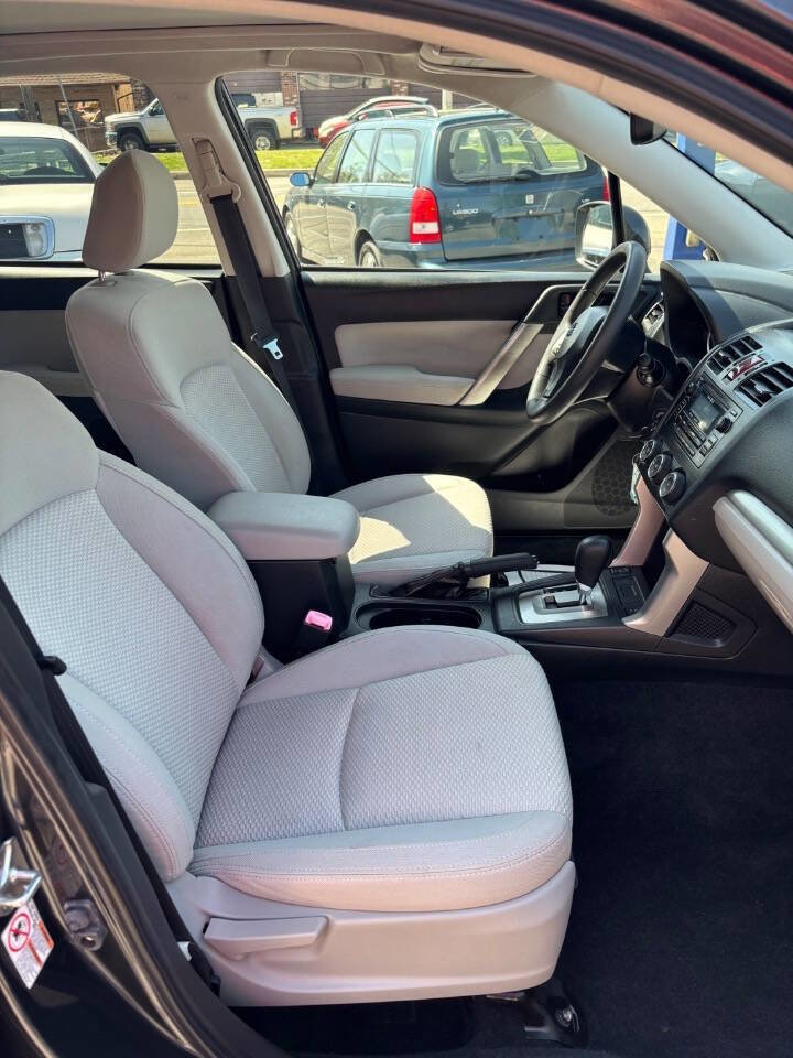 Used 2015 Subaru Forester 2.5i Premium w/ All-Weather Package AWD/4WD image 9