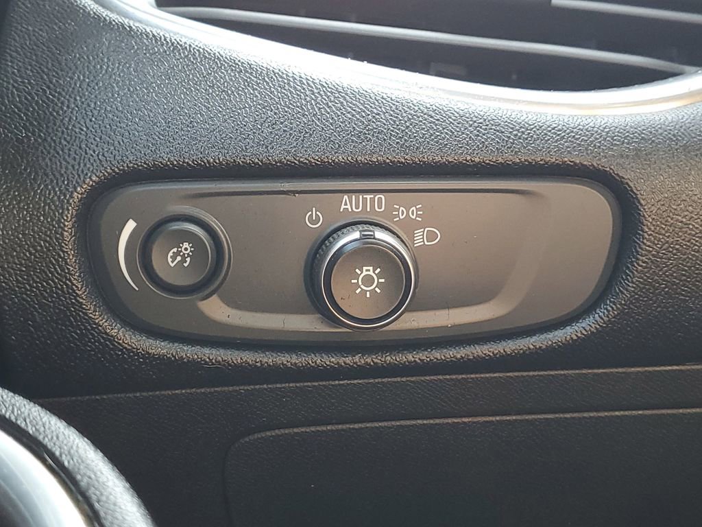 Used 2019 Chevrolet Malibu LT image 15