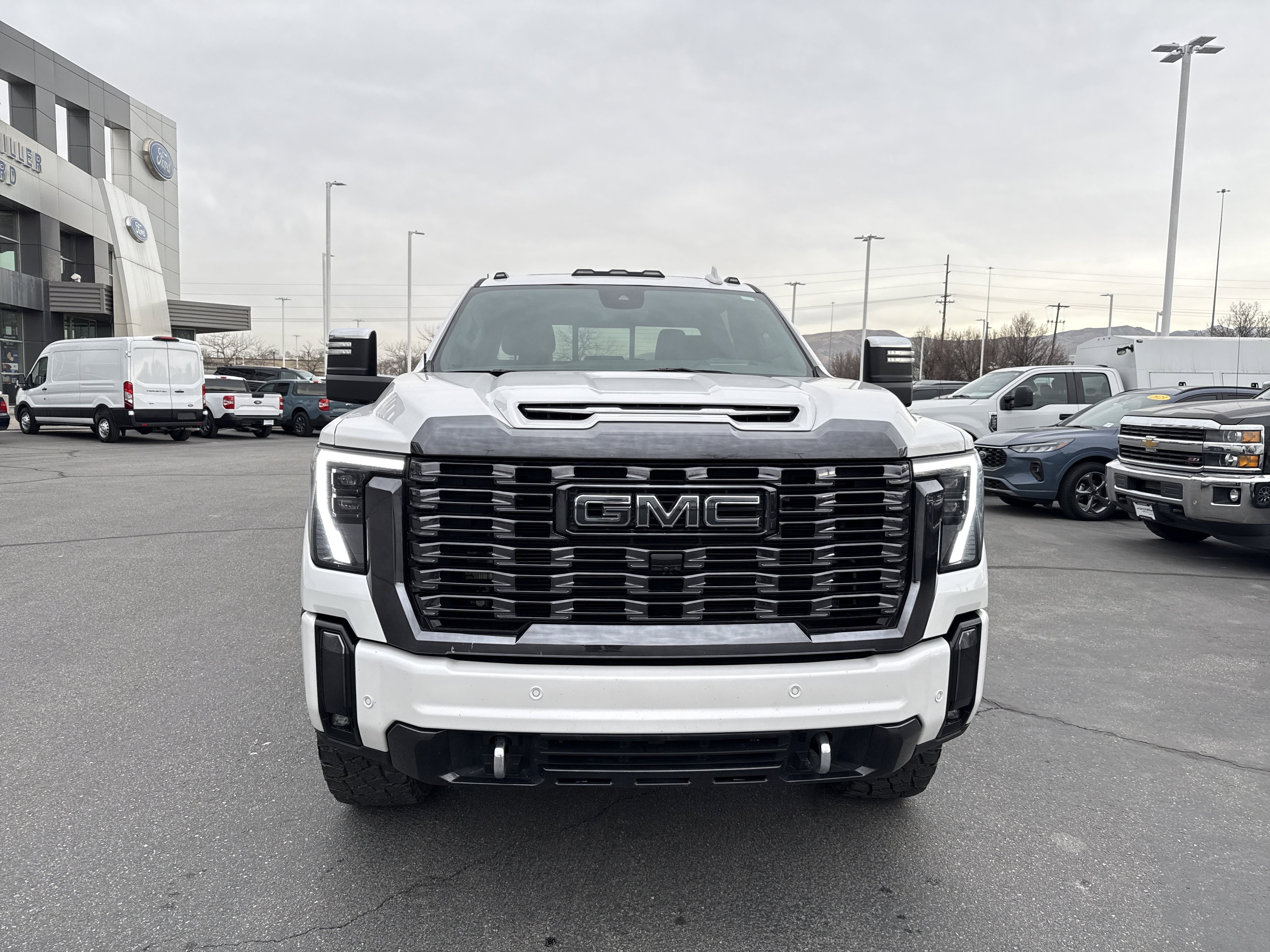 Used 2024 GMC Sierra 2500 Denali Ultimate image 8