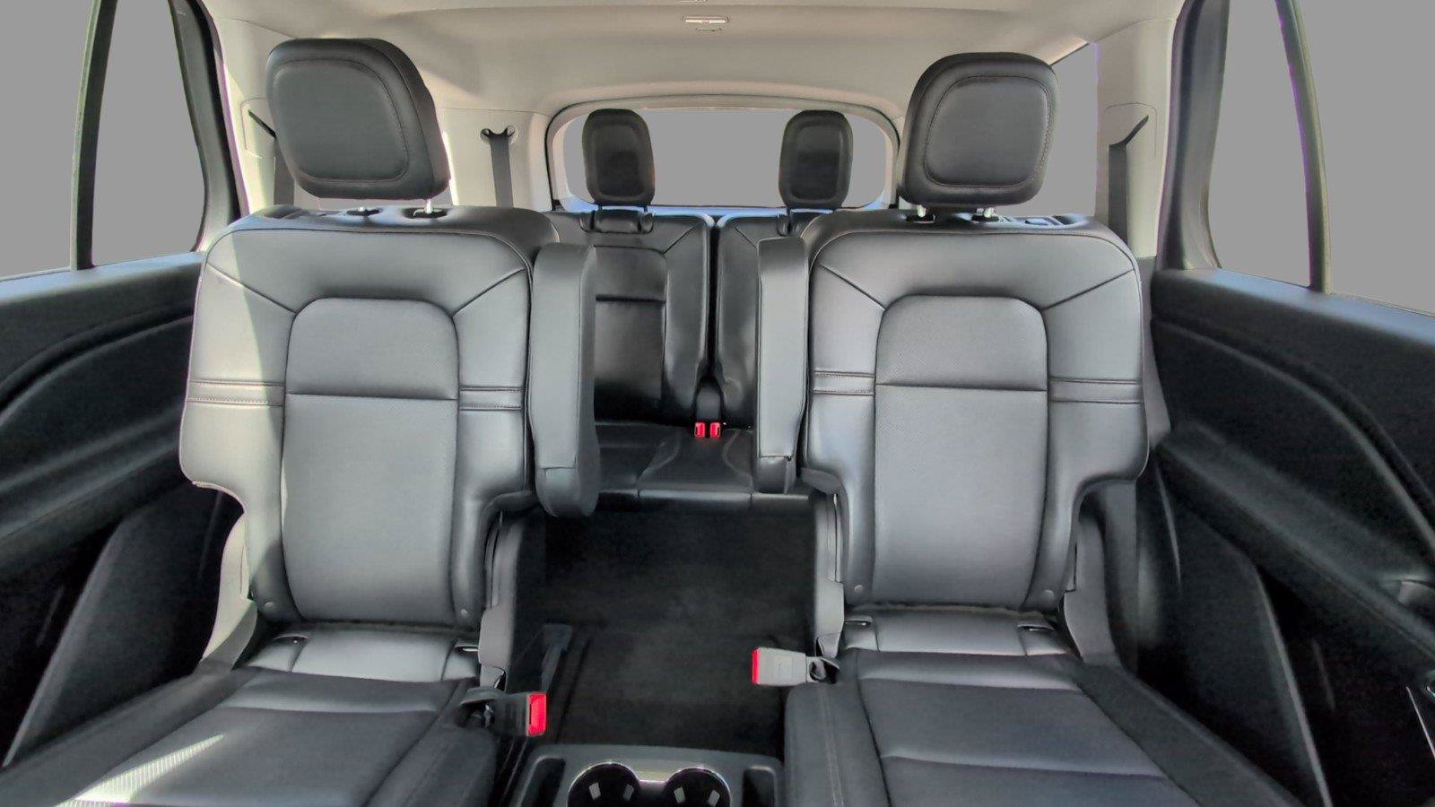 Used 2025 Lincoln Aviator AWD image 31