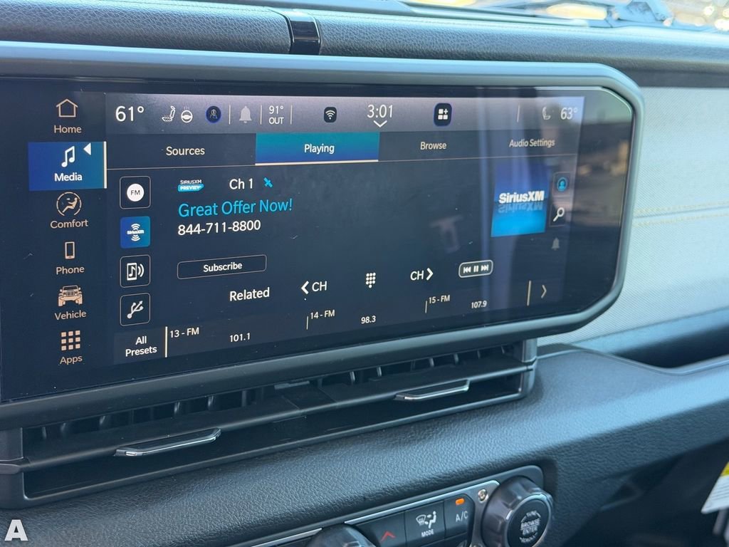 Used 2025 Jeep Wrangler Sport S image 25