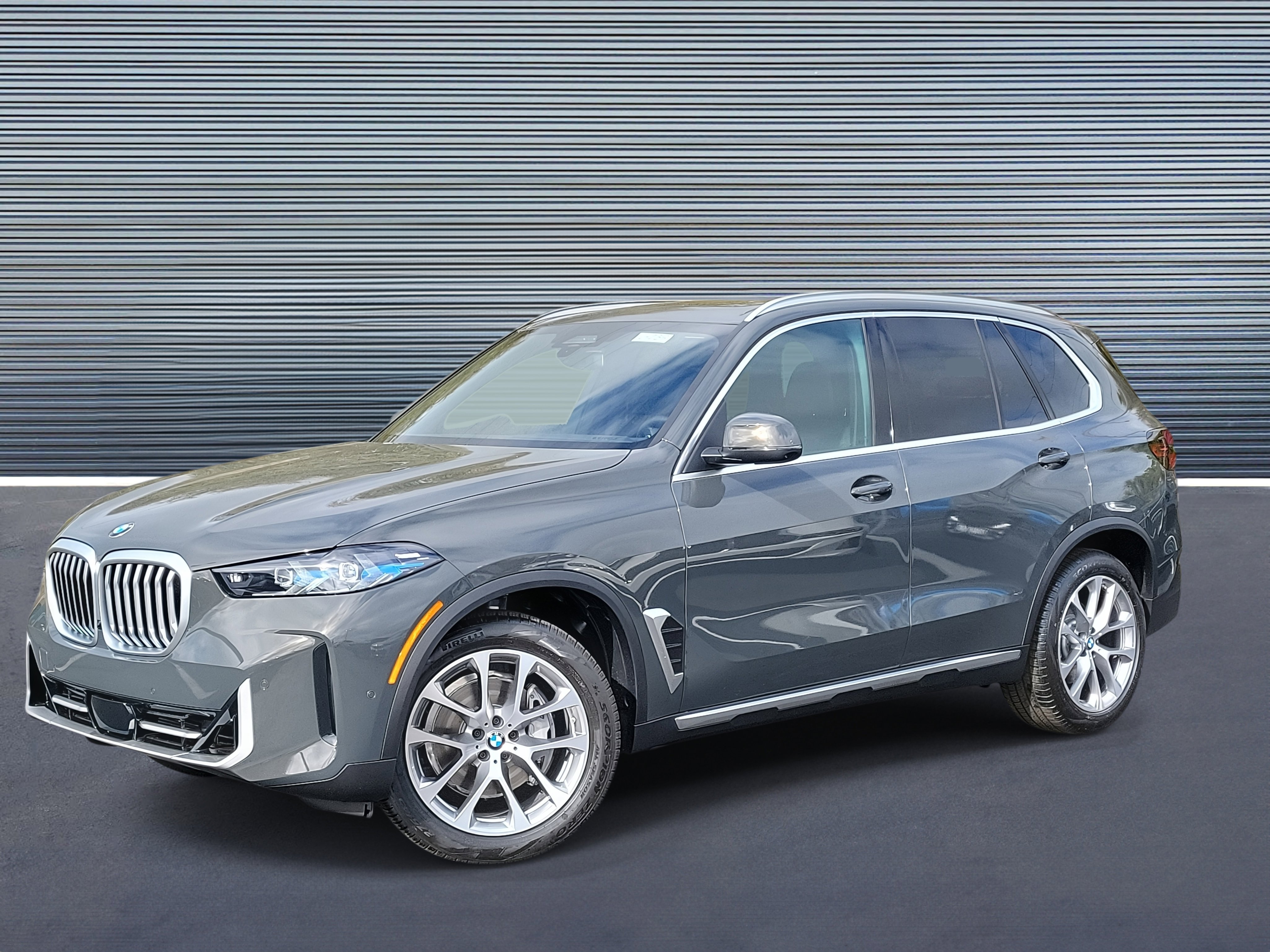 New 2026 BMW X5 sDrive40i image 1