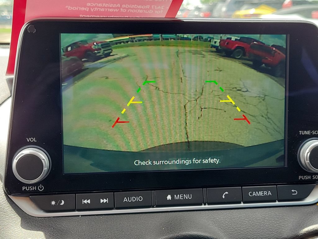 Used 2024 Nissan Sentra SV FWD image 23