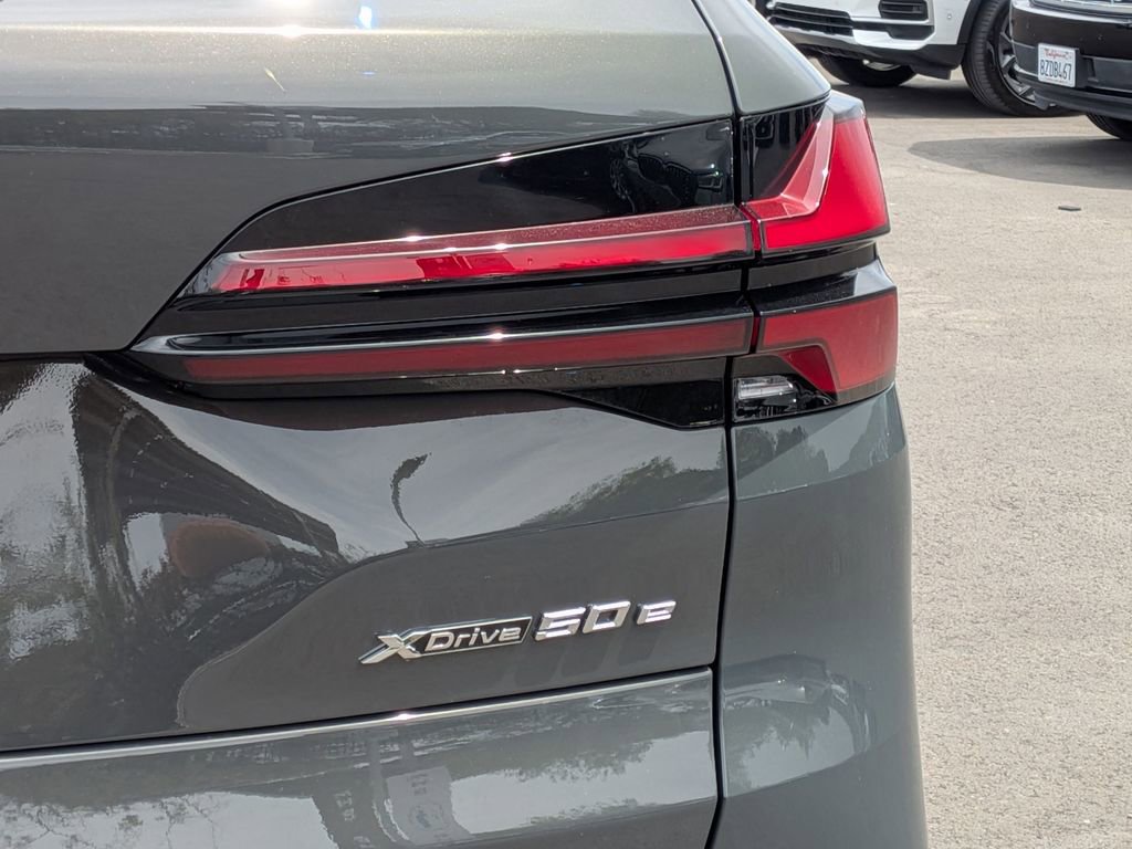 New 2026 BMW X5 xDrive50e image 25