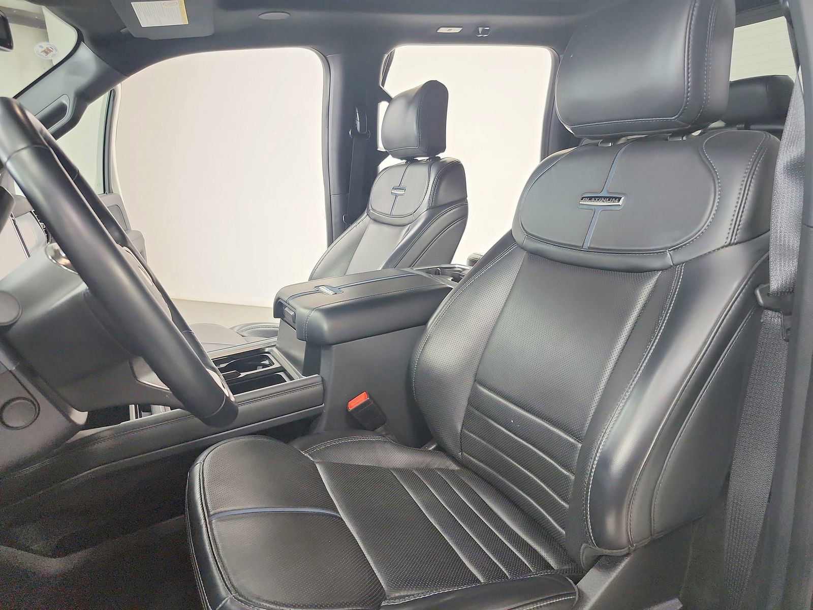 Used 2025 Ford F250 Platinum image 19