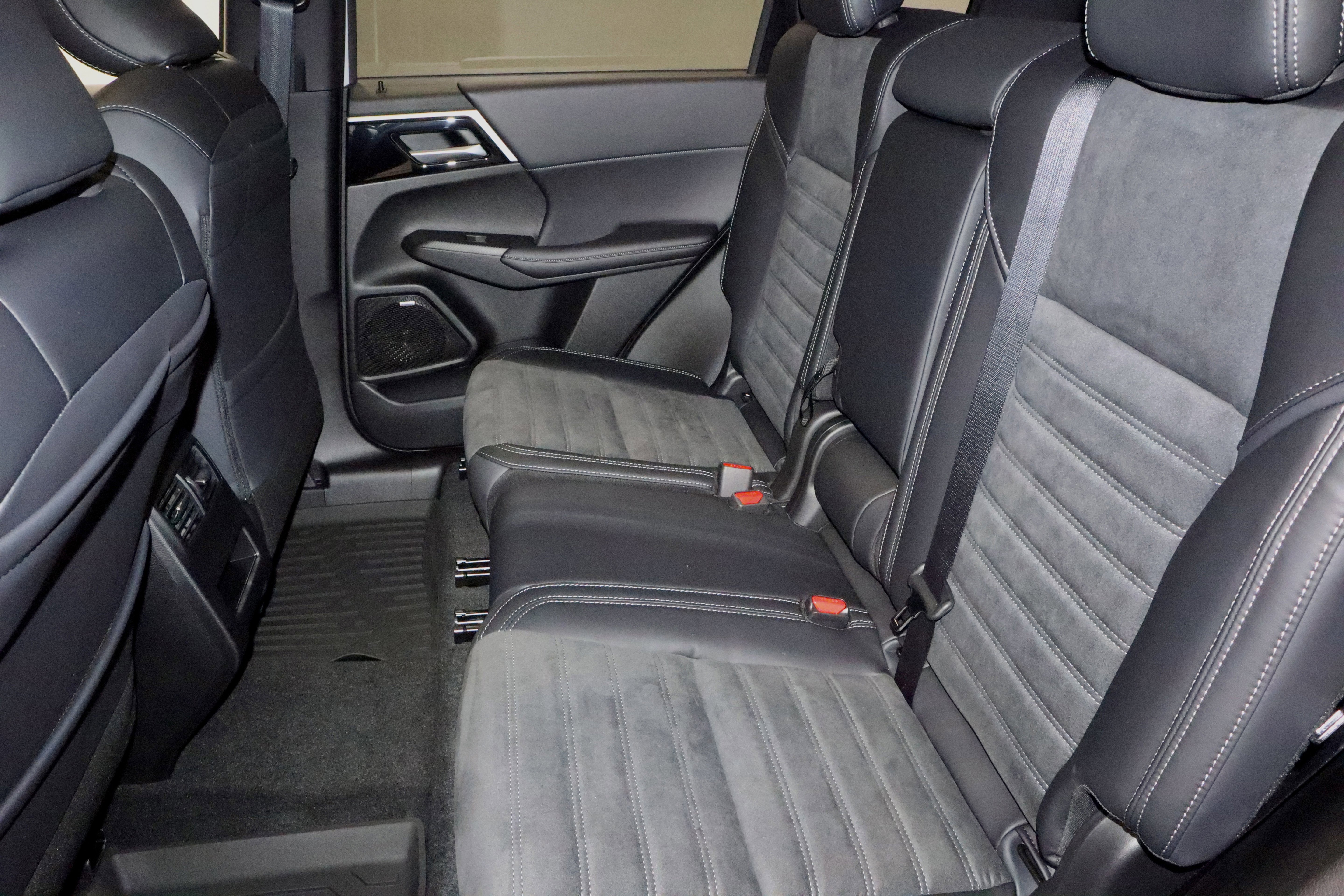 New 2026 Mitsubishi Outlander Trail Edition image 15