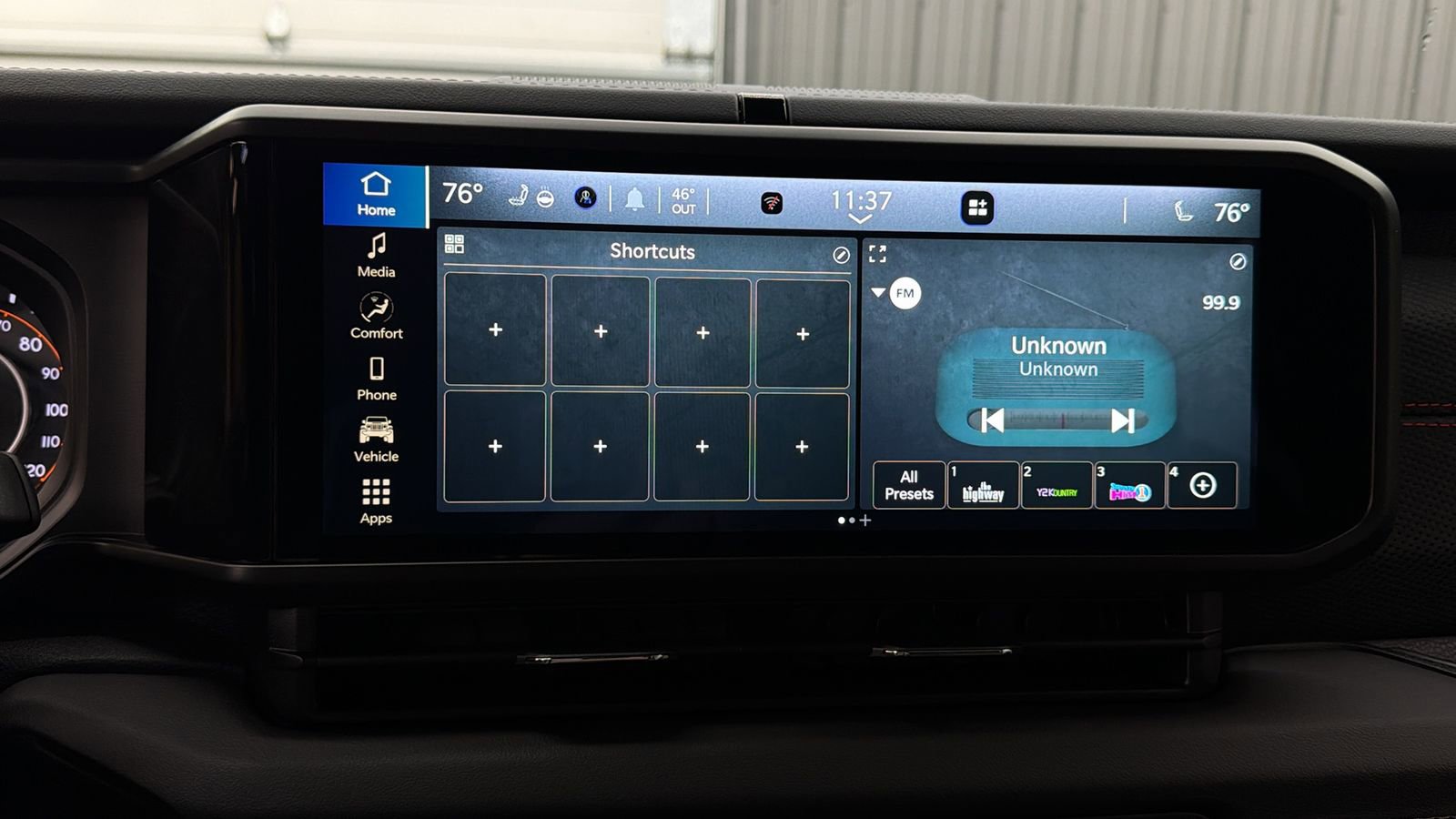 Used 2025 Jeep Wrangler Rubicon w/ Convenience Group image 31