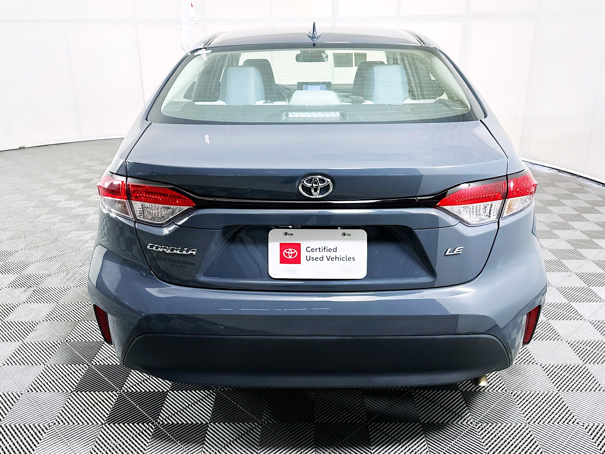 Used 2025 Toyota Corolla LE FWD image 4