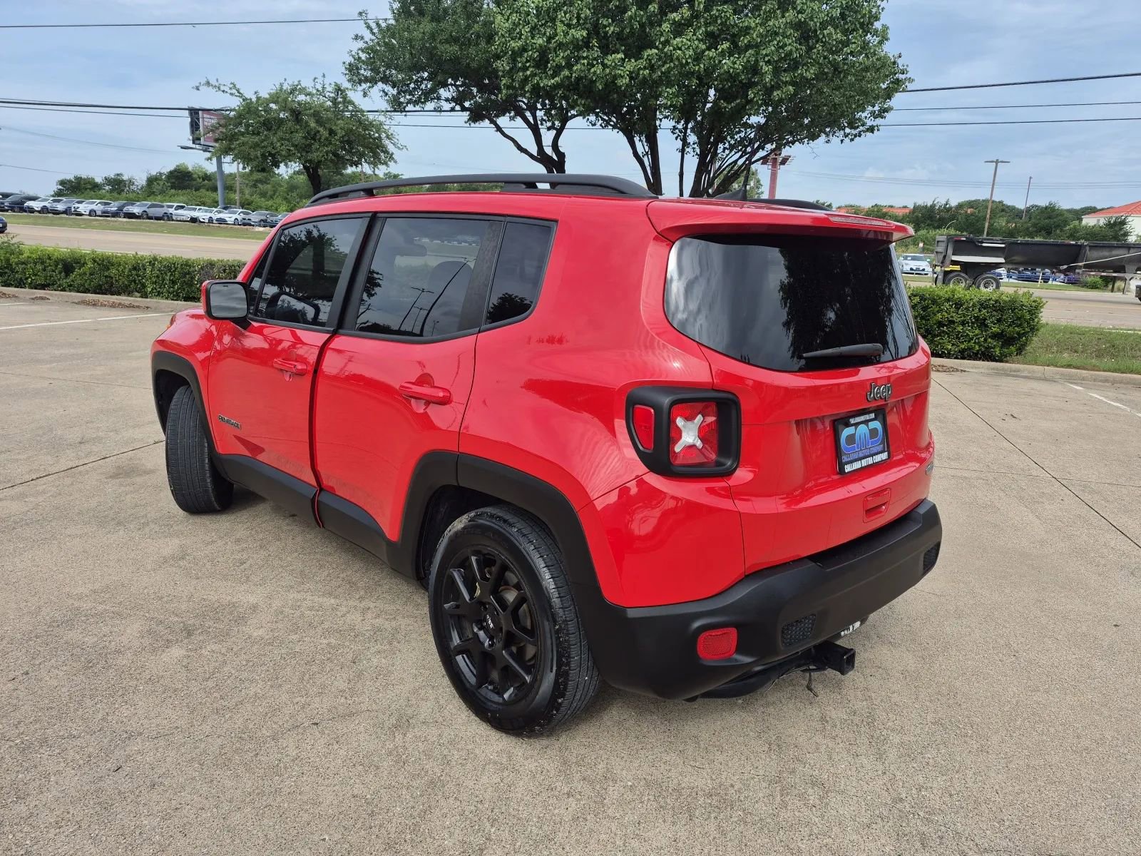 Used 2019 Jeep Renegade Latitude FWD image 8