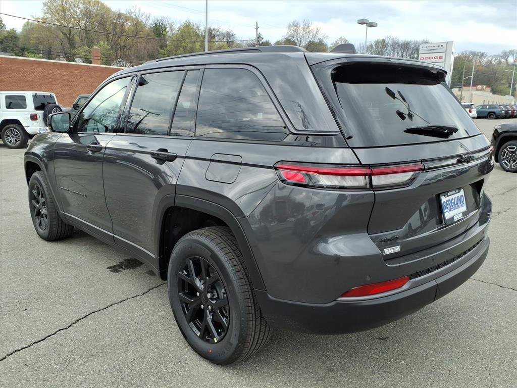 New 2026 Jeep Grand Cherokee Altitude image 6
