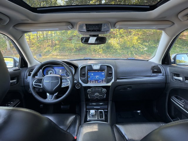 Used 2023 Chrysler 300 Touring L w/ Popular Equipment Group RWD image 24