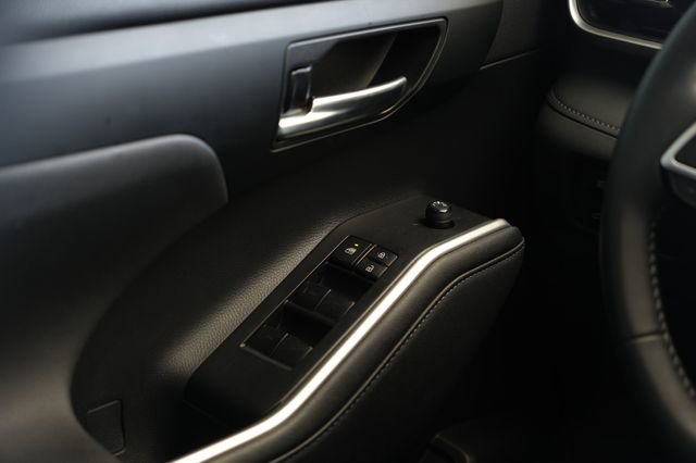 Used 2023 Toyota Highlander XLE image 18