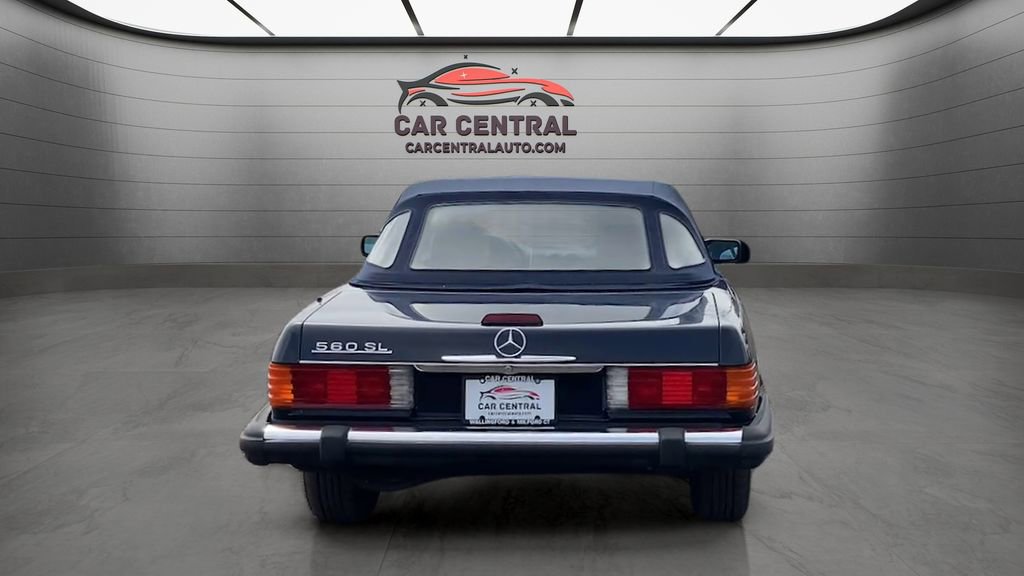 Used 1988 Mercedes-Benz 560 SL image 4