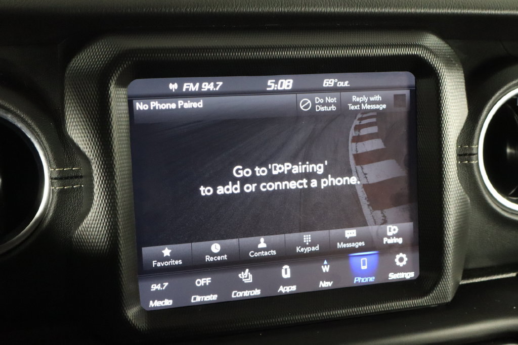 Used 2022 Jeep Wrangler Unlimited Sahara w/ Cold Weather Group AWD/4WD image 37