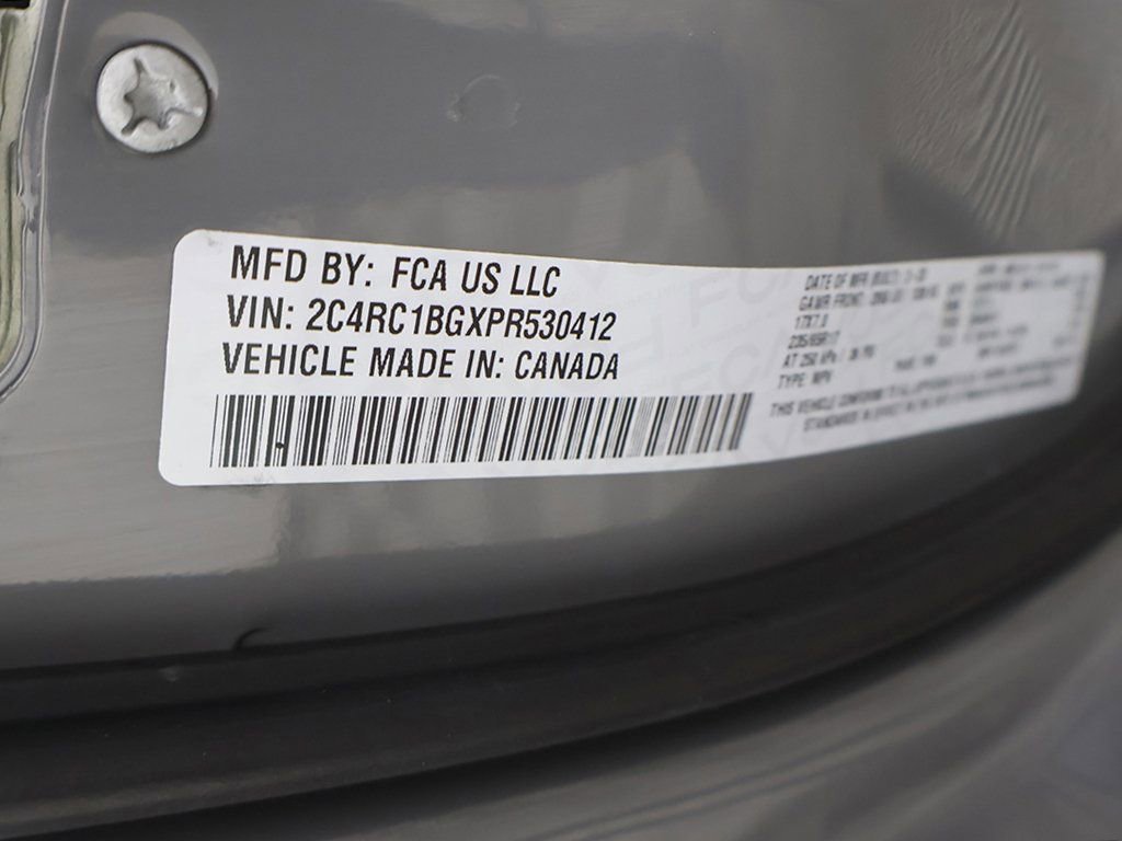 Used 2023 Chrysler Pacifica Touring-L image 46