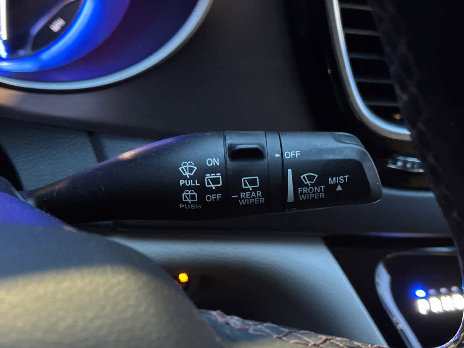 Used 2019 Chrysler Pacifica Touring-L image 18