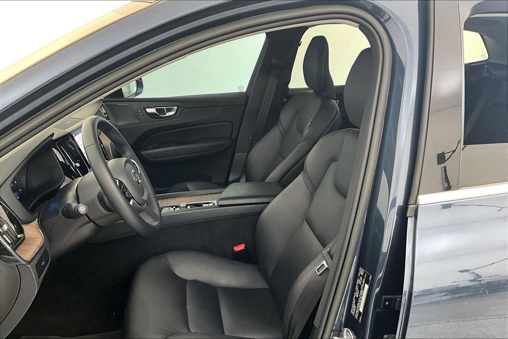 Used 2023 Volvo XC60 B5 Plus w/ Protection Package Premier image 30