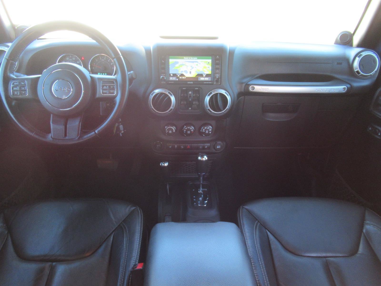 Used 2013 Jeep Wrangler Unlimited Sahara w/ Connectivity Group AWD/4WD image 12