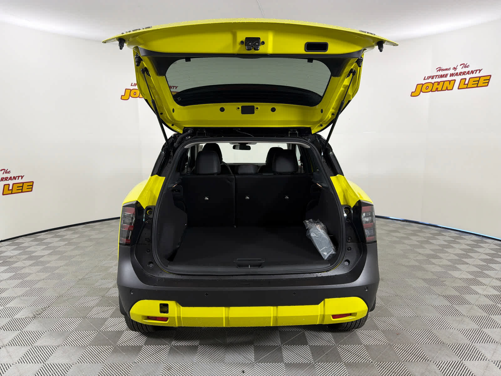 New 2026 Nissan Kicks SR w/ SR Premium Package image 5