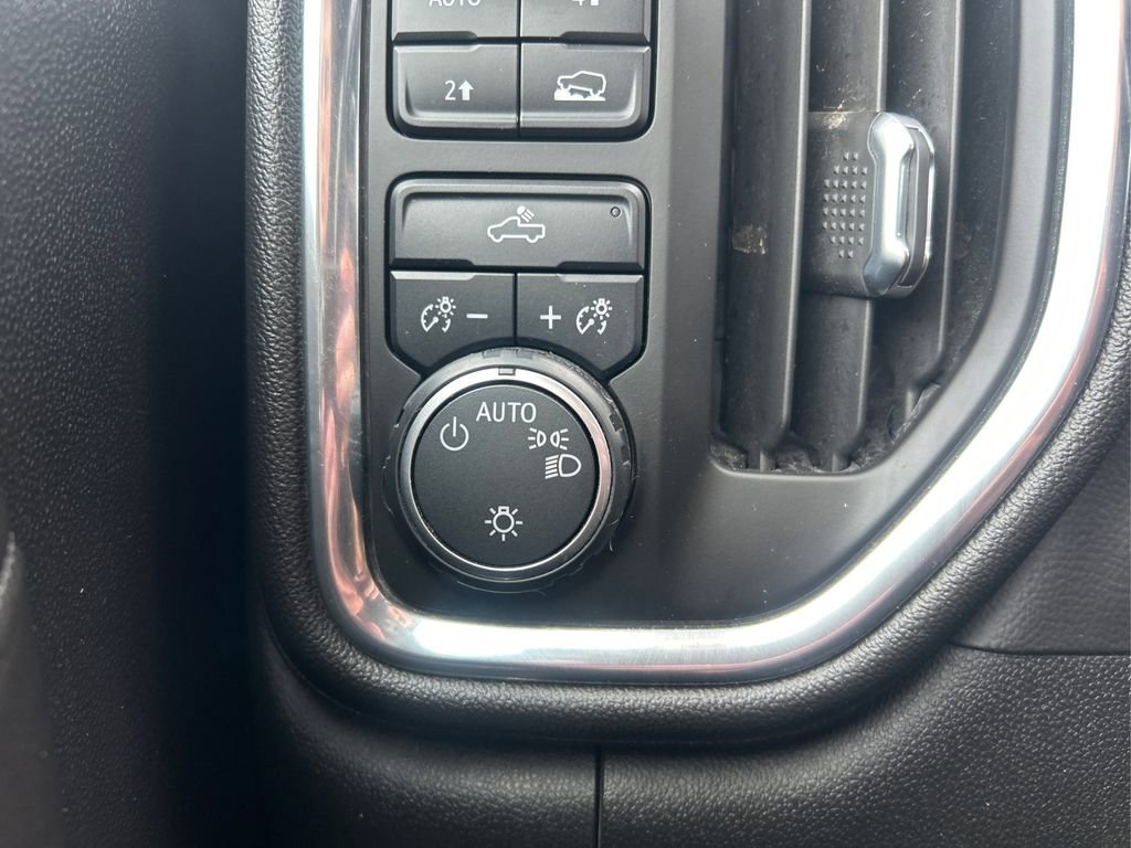 Used 2020 Chevrolet Silverado 1500 LT w/ All-Star Edition image 15