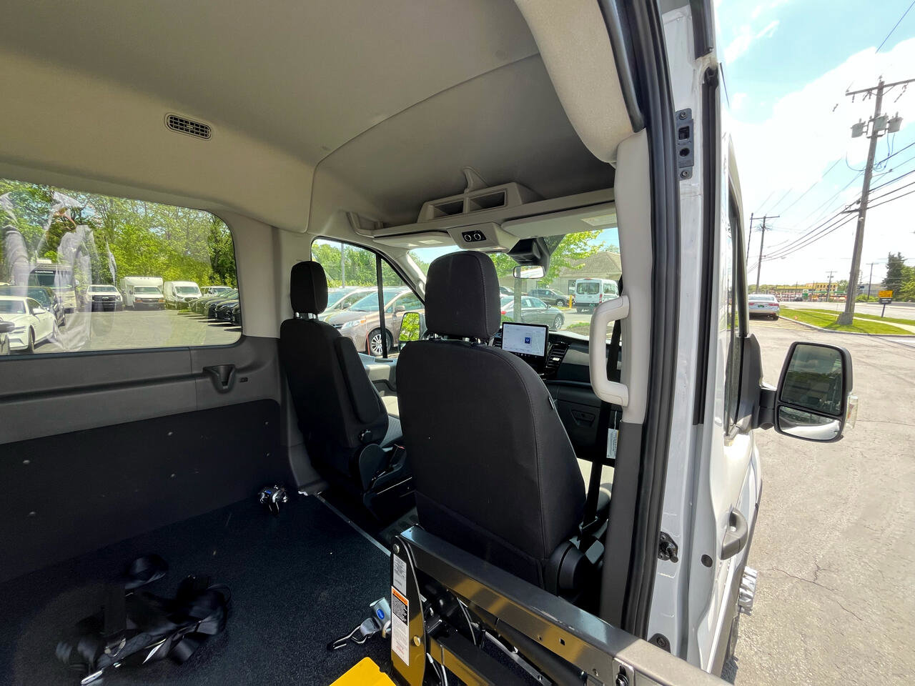 Used 2024 Ford Transit 350 XLT image 26