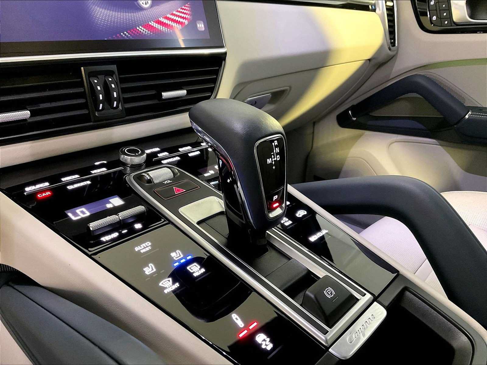 Certified 2023 Porsche Cayenne AWD/4WD image 17