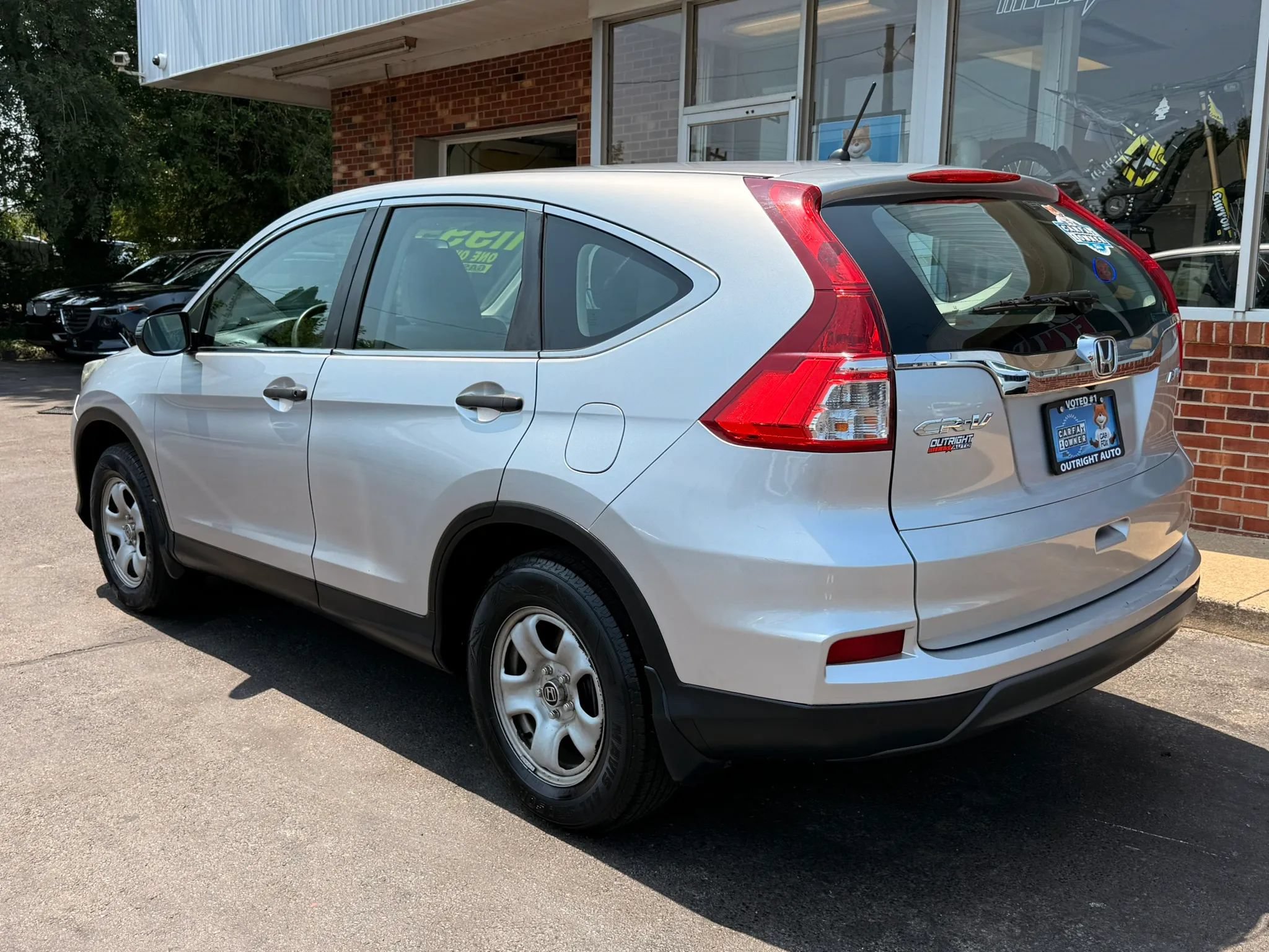 Used 2016 Honda CR-V LX image 2