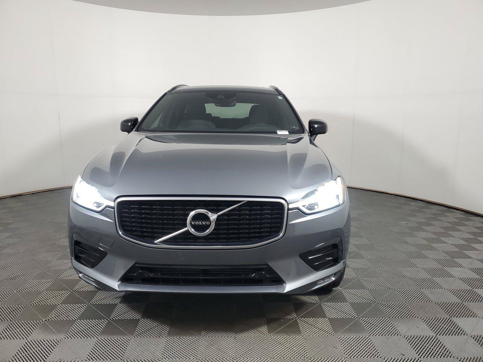 Used 2020 Volvo XC60 T5 R-Design w/ Protection Package Premier AWD/4WD image 2