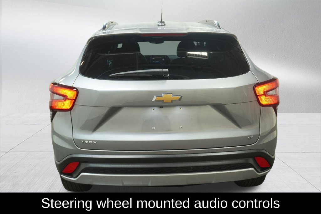 Used 2024 Chevrolet Trax LT w/ LT Convenience Package FWD image 7