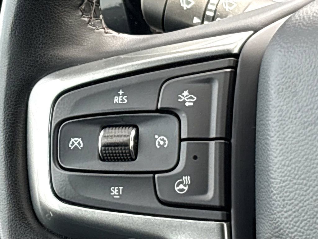 Used 2023 Chevrolet Silverado 1500 LT RWD image 9