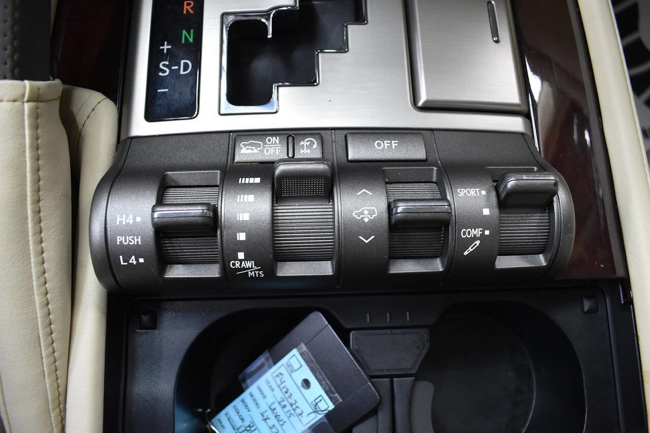 Used 2015 Lexus LX 570 4WD image 26