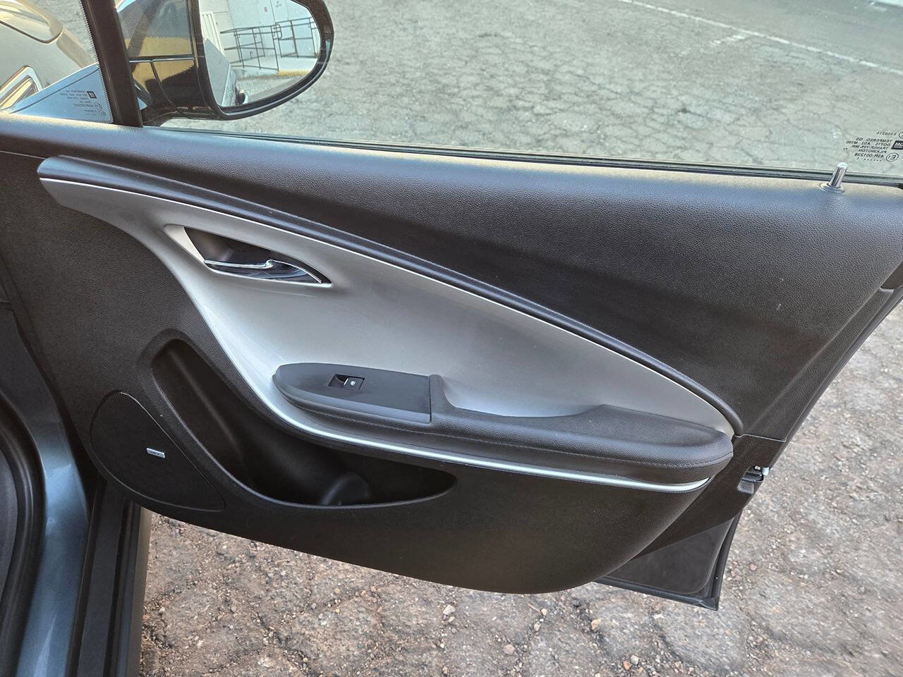 Used 2011 Chevrolet Volt Premium w/ Premium Trim Package image 34