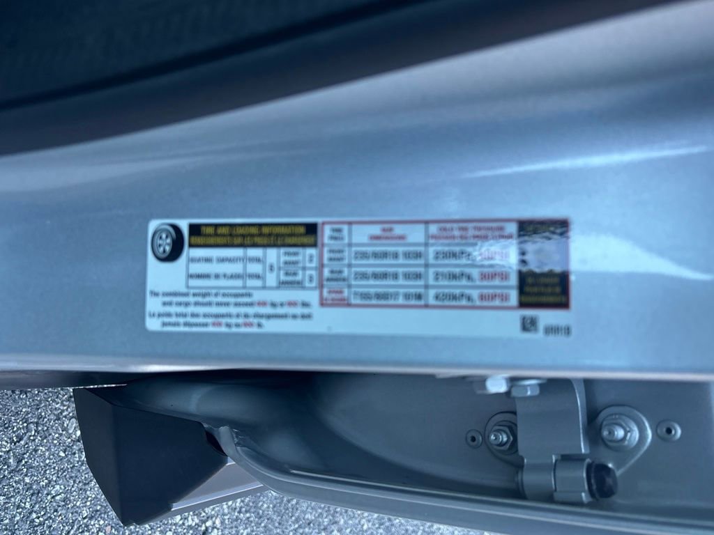 Used 2025 Nissan Rogue SV image 30