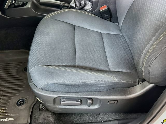 Used 2020 Toyota Tacoma SR5 AWD/4WD image 23